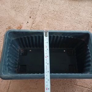 Black Rectangular Pots