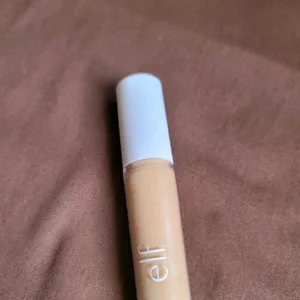 Elf Hydrating camo concealer