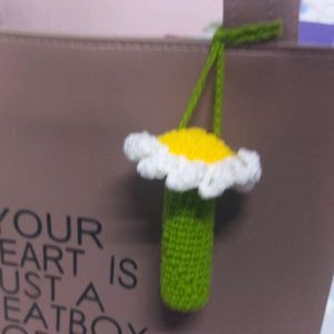 Daisy Lipbalm Holder