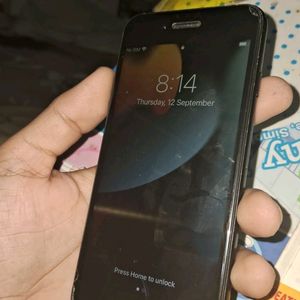 IPHONE 7 ONLY 32 GB IN JET BLACK COLOUR