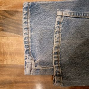 Levis 501 W28