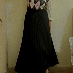 Black U And F Pleated Skirt