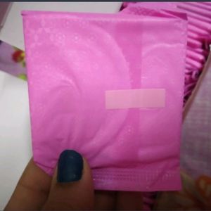 Paree Ultra-Thin Panty Liners for Women♀️🚺