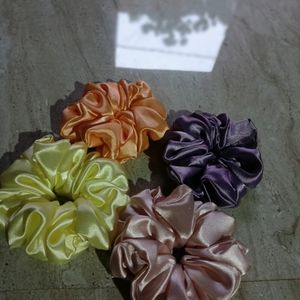 6 Pcs Random Hair Scrunchies