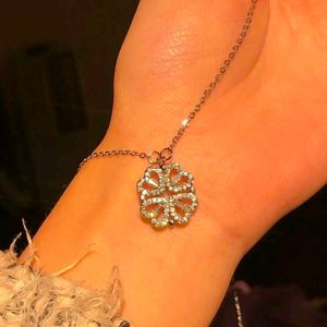 Magnetic Flower Necklace