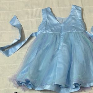 2 Baby Girl Dresses (2 to 4 yrs)