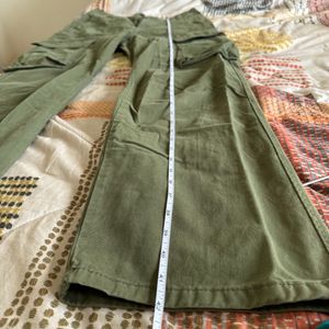 Olive green wide leg cargo pants