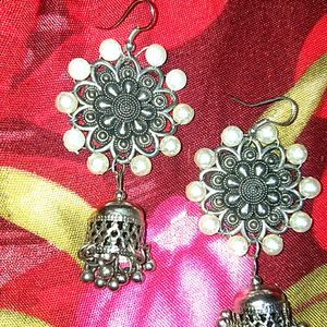 Pretty Earrings With Small Jumka