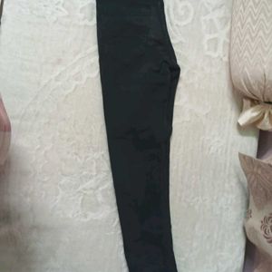 Best women pant of black colour good quality witho