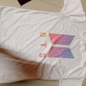 BTS Logo T-shirt