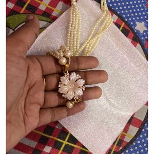 Beautiful Pendant Chain For Sale