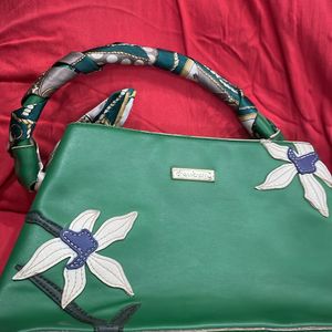 DressBerry Original Green Handbag