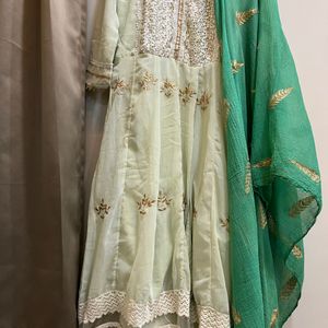 Ethnic Gown With Dupatta😍