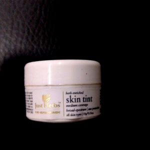 🆕💥30₹ Off Herbal Skin Tint With Spf