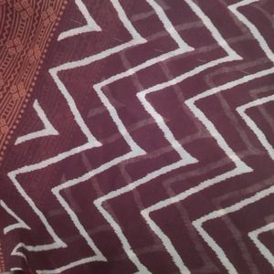 Zigzag Pattern Saree