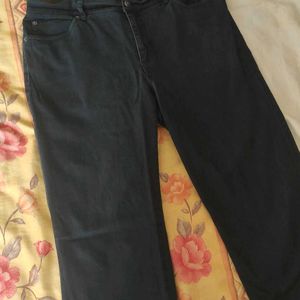 Women's Straight Cut Jeans