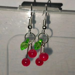 2 Earrings