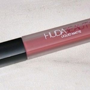 Combo Of 2 Huda Beauty Lipsticks/ 1 Head Massanger