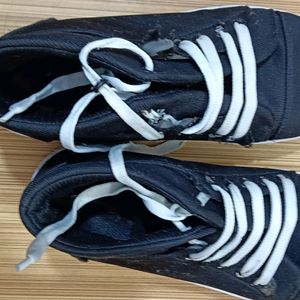 Sneakers Used Withflaws On Starps