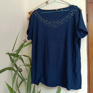 Smart Top With Sequenced Neck. Streachable