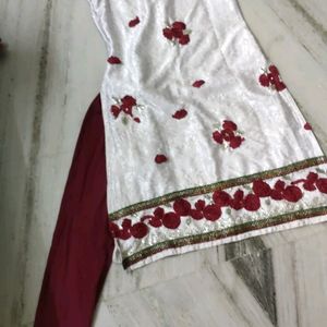 White Kurti With Red Roses And Pant