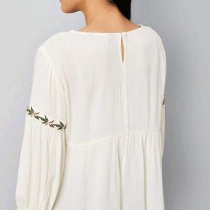 Women Embroidered Tunic