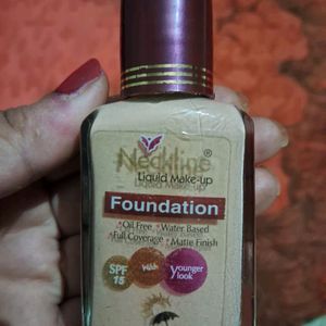 Neckline Liquid Foundation