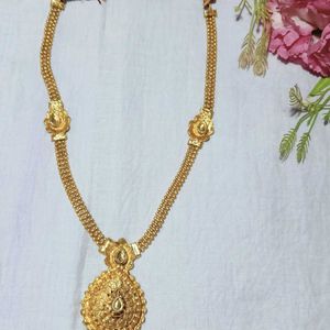 A Beautiful Necklace For Womens