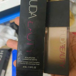 Huda Beauty Foundation - Angelfood