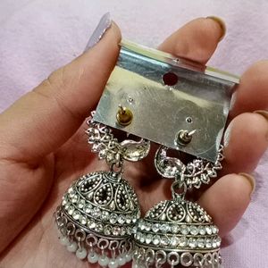 silver jhumka