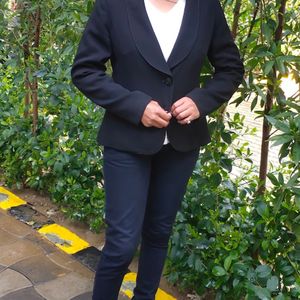 black formal blazer,