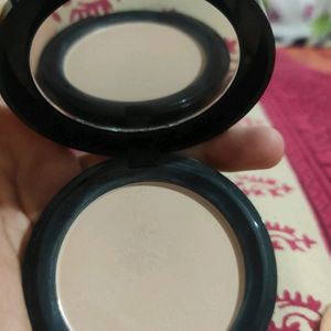 Nykka Compact Powder Shade Ivory 01