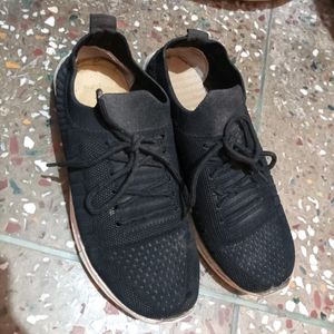 Black Sports Shoes