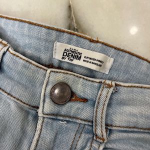 Price Drop 🌷ZARA TRF High Waist Jeans Size Euro34