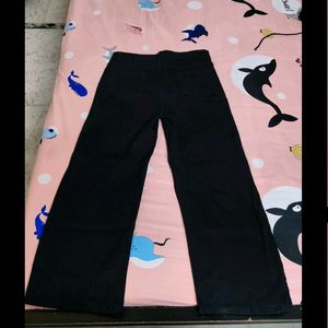 Black Flarred Jeans