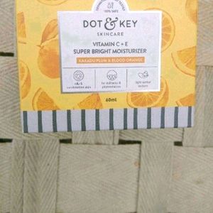 Dot Nd Key Vitamin c E Moisturizer New