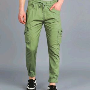 Men cargo pant looking