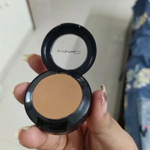 MAC Concealer