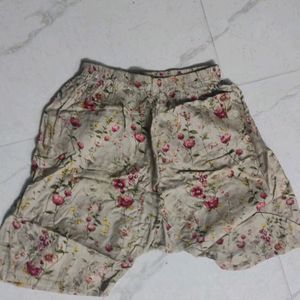 New Shorts 🩳 For girls Elastic Never Used