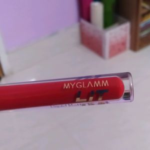 Myglamm Red Lipstick