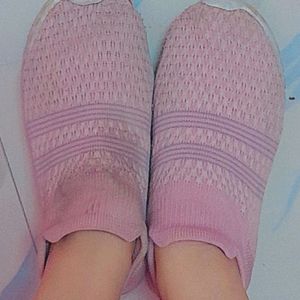 Stretchable Shoes