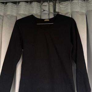 Black Sweatshirt Type Top