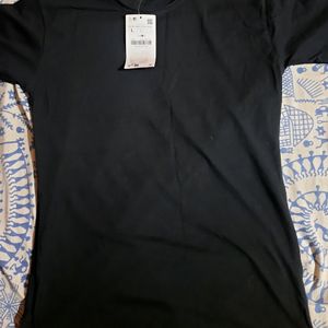 Zara Basic BLACK BEAUTY TSHIRT