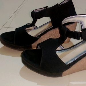 Black Wedges