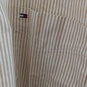 TOMMY HILFIGER  M SIZE GRAY STRIPES FULL SLEEVE SH