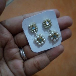 Cute Kundan Earring