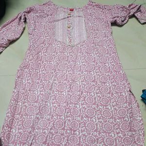 Woman's Rayon Kurti With Plazoo