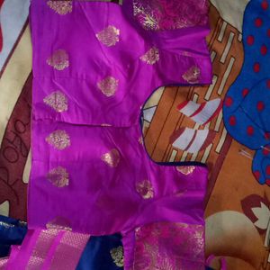 Saree With Stitched Blause