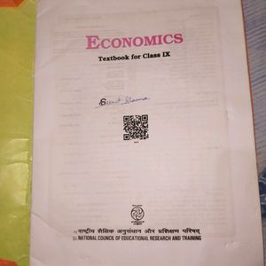 Combo Of Class 9th Beehive And Economics Book