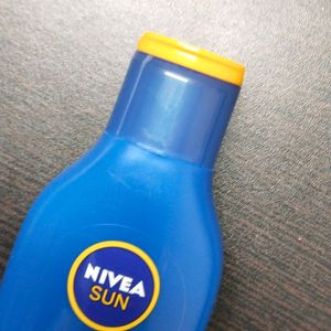Nivia Sun Protect & Moisture SPF 50+